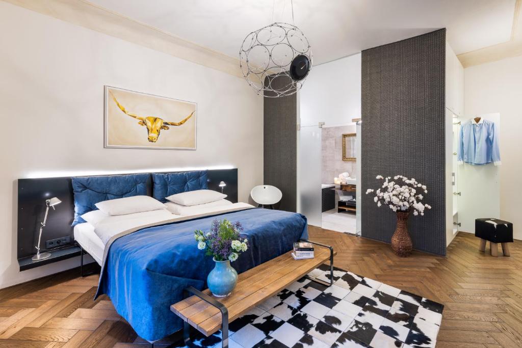 MOOo by the Castle - 7