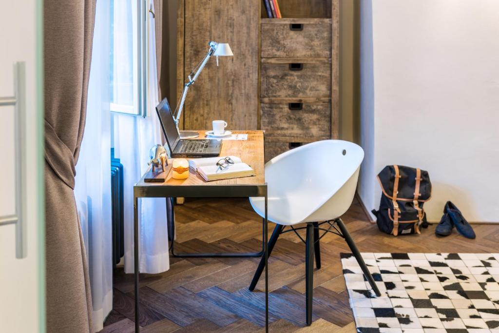 MOOo by the Castle - 6