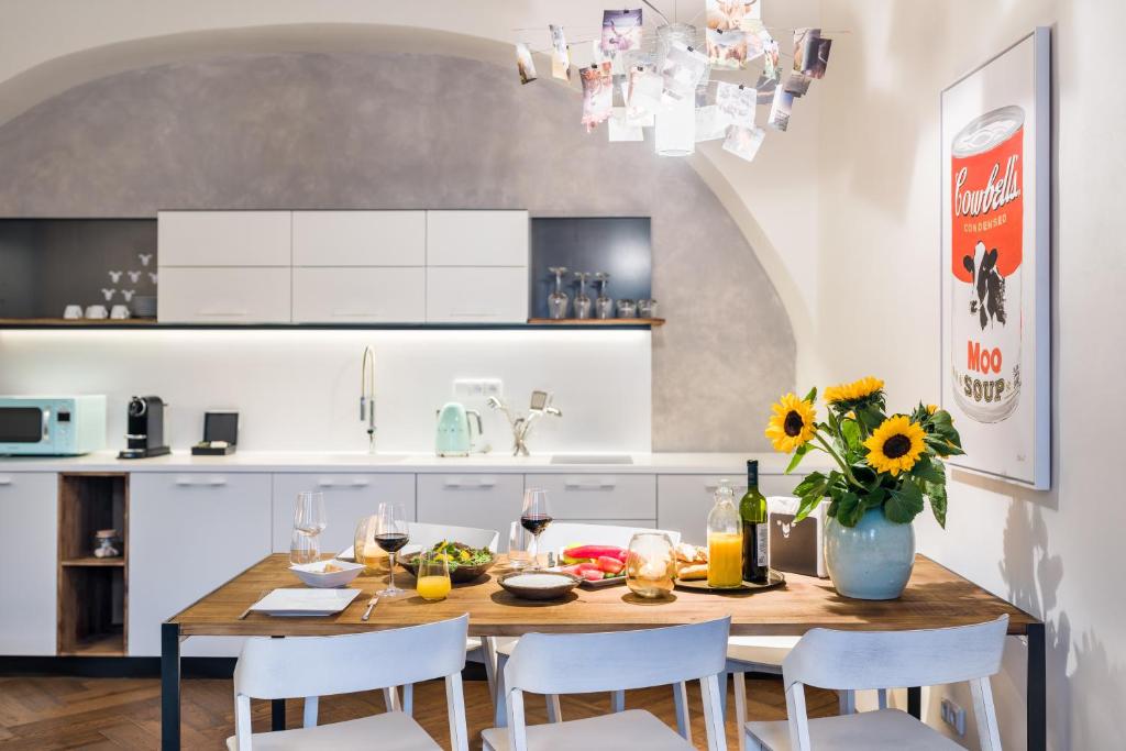 MOOo by the Castle - Resim 10