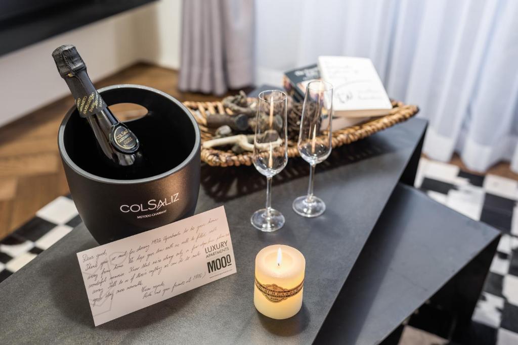 MOOo by the Castle - 16