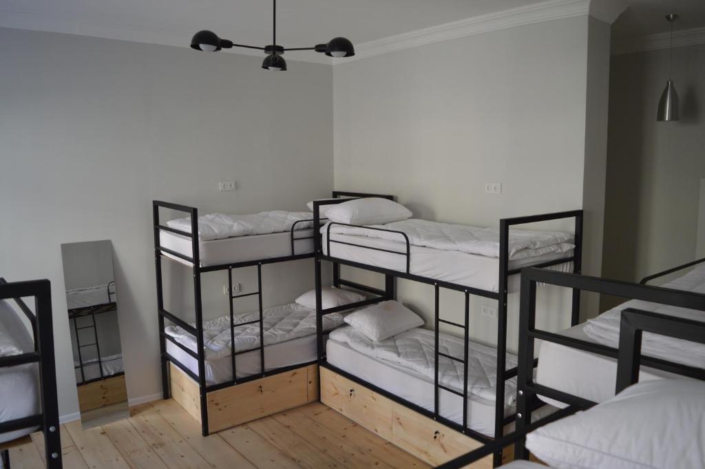 Woodmood Hostel - отзывы и видео