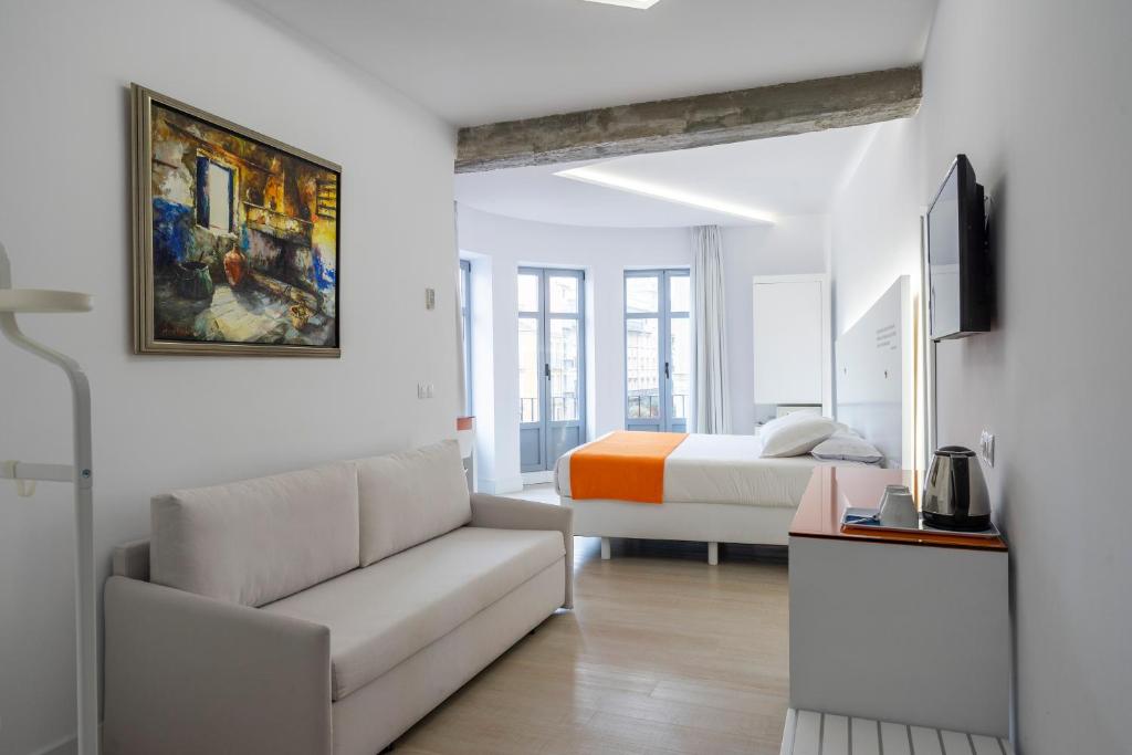 Atarazanas Málaga Boutique Hotel - Resim 13