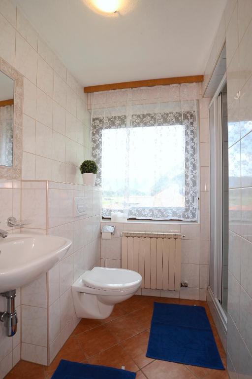 Vannituba majutusasutuses Haus Gamsblick