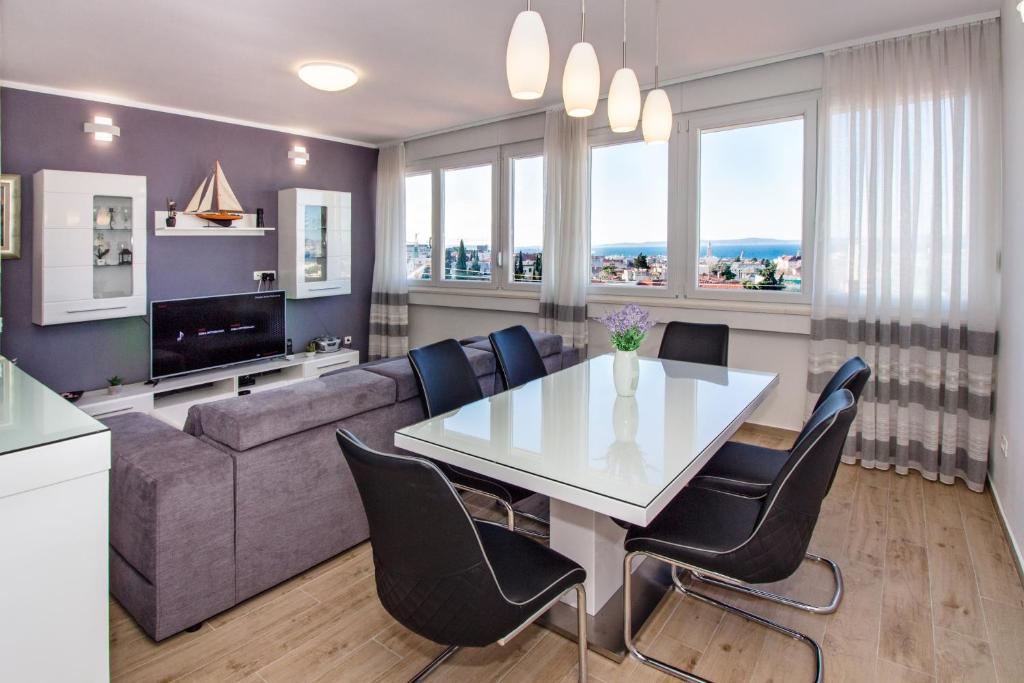 Posedenie v ubytovaní Deluxe Apartment Miro