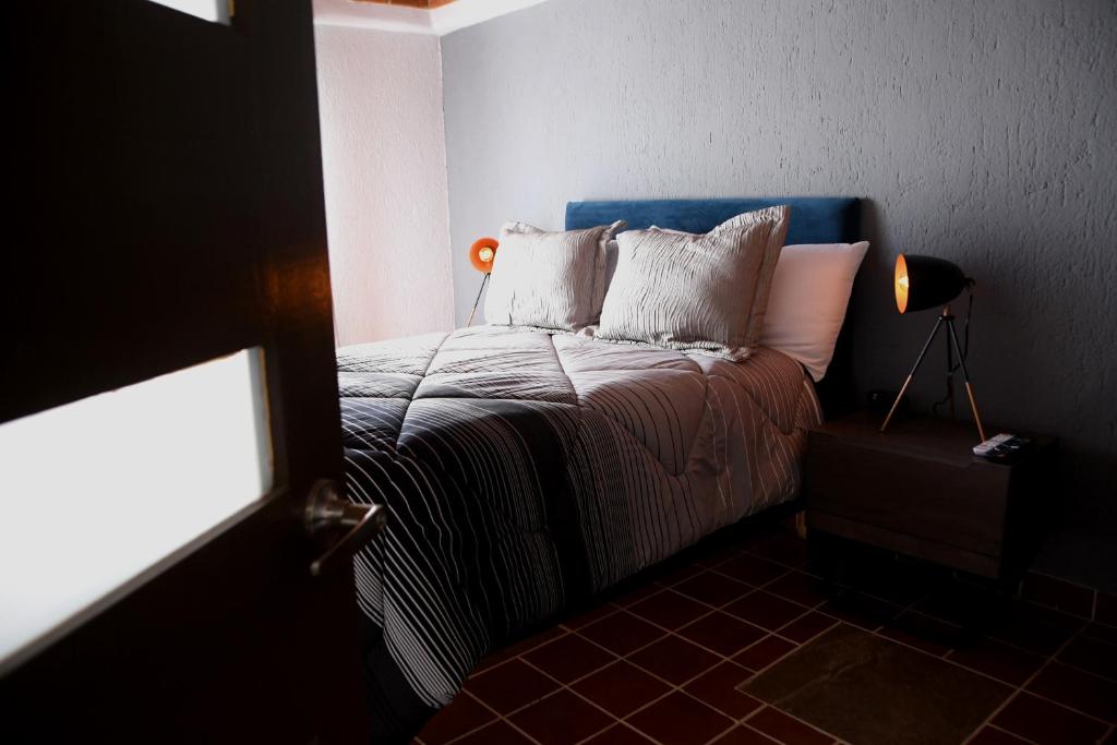 The House of Cinema - Double Room With Shared Bathroom