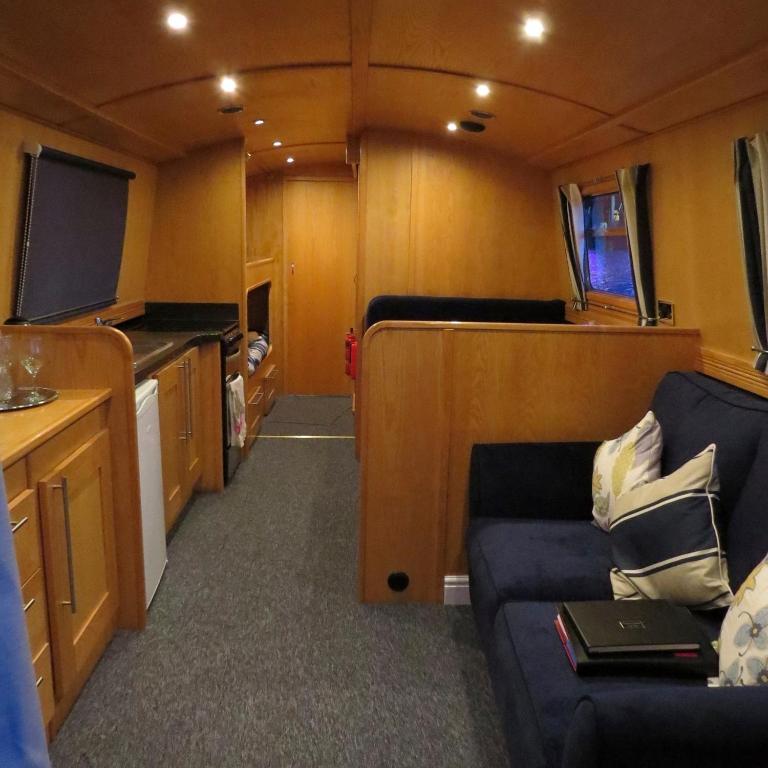 Houseboat Hotels - 