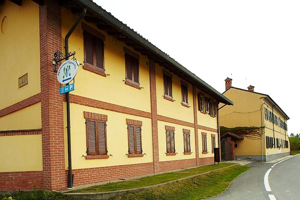 Budova, kde se farma nachází