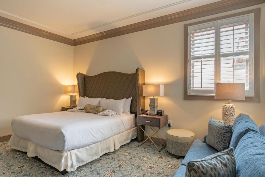 Andrew Pinckney Inn - Junior Suite