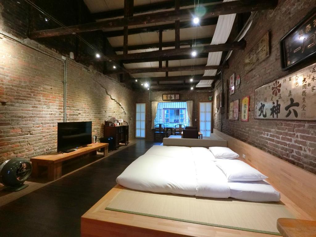 想起天井老宅民宿Thinking Homestay - Camera Quadrupla Con Bagno Privato Esterno