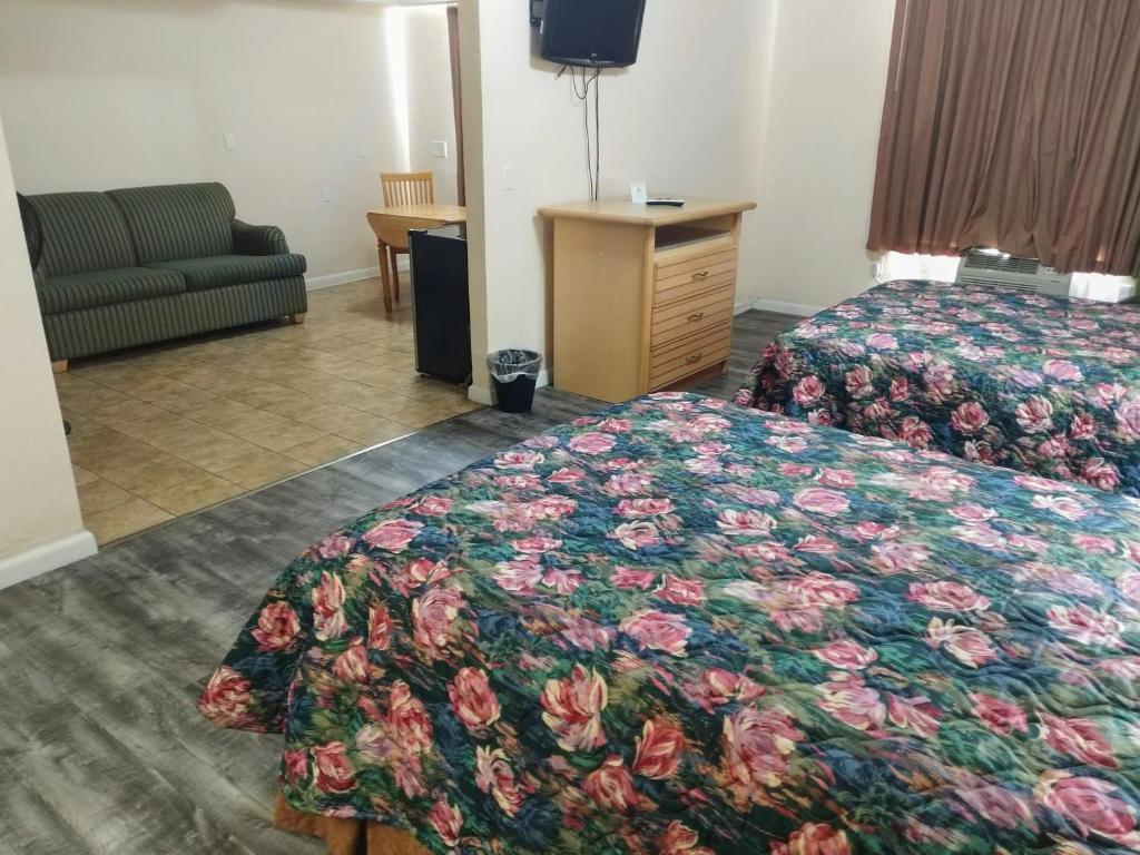 Travelers Inn - Clearwater - Familiesuite