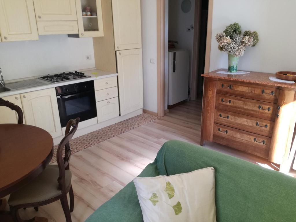 Kuchyň nebo kuchyňský kout v ubytování Balcone dei Limoni