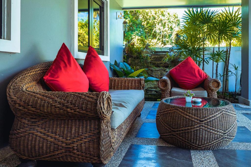 Baan Santhiya Private Pool Villas - Free Tuk-Tuk Service to the Beach! - 2