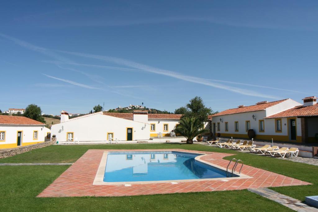 Bazén v ubytování Quinta do Cabeçote nebo v jeho okolí