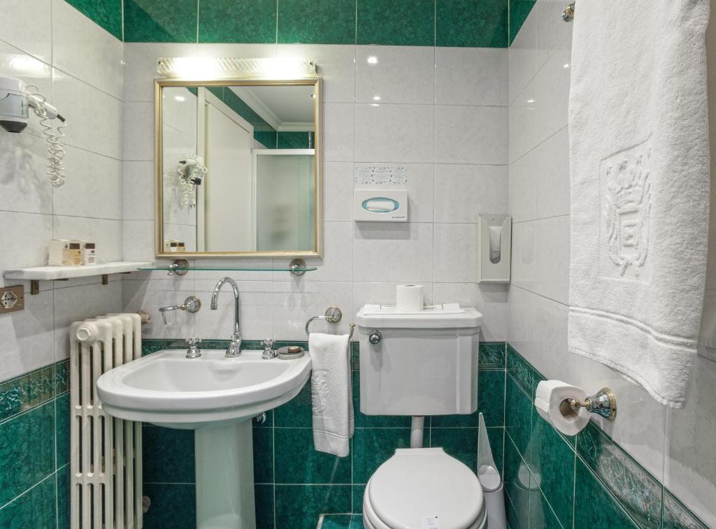 Koupelna v ubytování Hotel Quisisana Terme