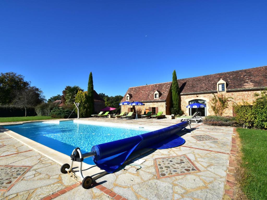 Beautiful Holiday Home in Marminiac with Heated Pool