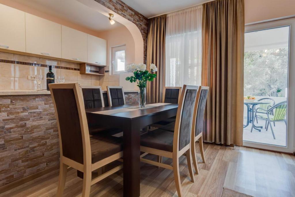 Kuchyň nebo kuchyňský kout v ubytování Hana Accommodation