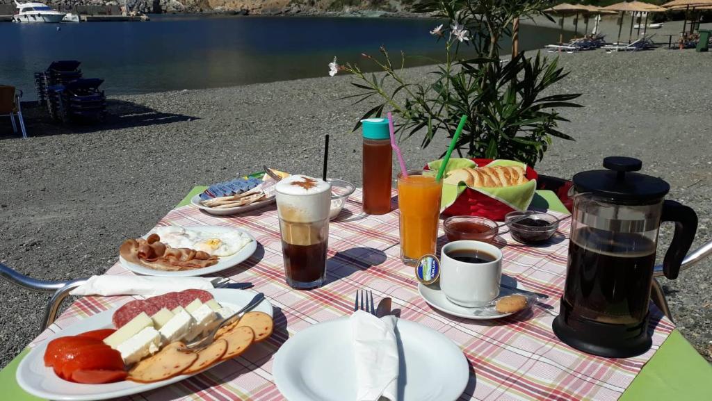 Jídlo v hotelu nebo okolí