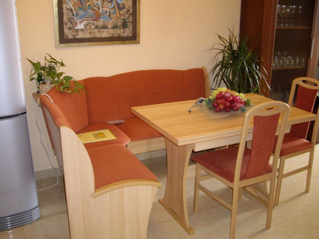 A seating area at exclusivo Atico en primera línea de playa