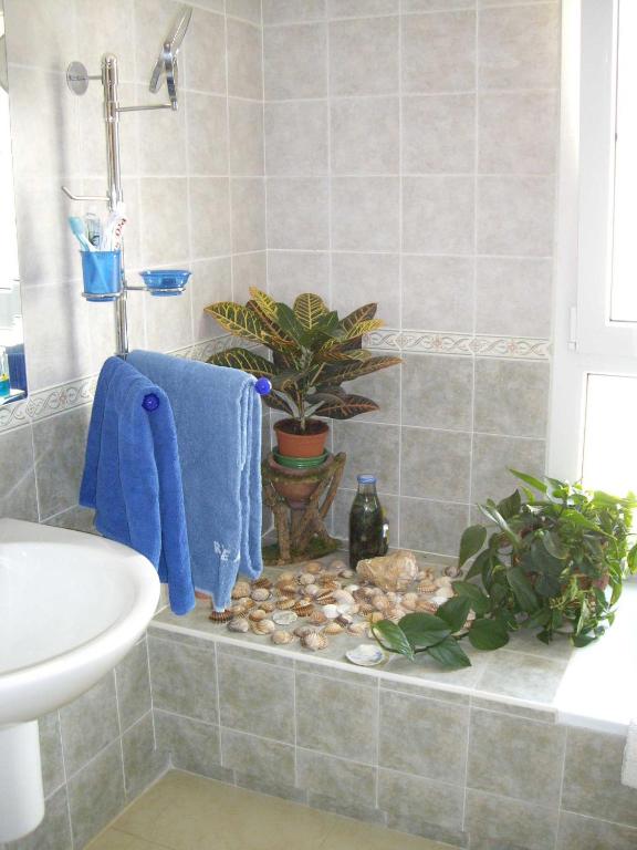A bathroom at exclusivo Atico en primera línea de playa