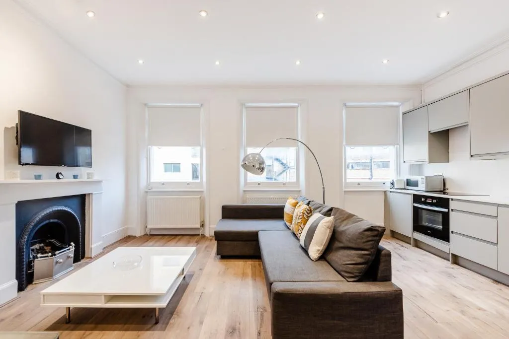 Bright 1 bedroom apt in Kensington Olympia, London, United Kingdom