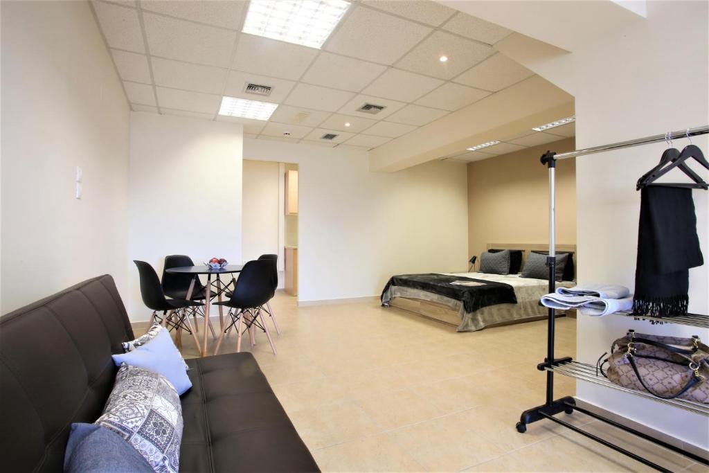 GK Airport Suites - Free Shuttle by GK Hospitality Group photo