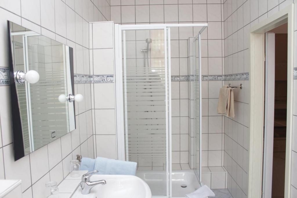 Koupelna v ubytování Weinkeller Wölk