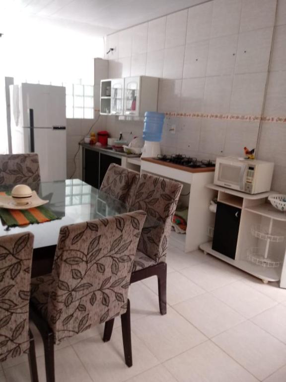 Kuchyň nebo kuchyňský kout v ubytování Villa Maragogi Hostel
