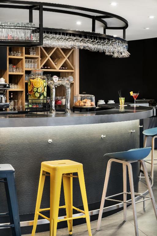 Lounge nebo bar v ubytování Campanile Katowice