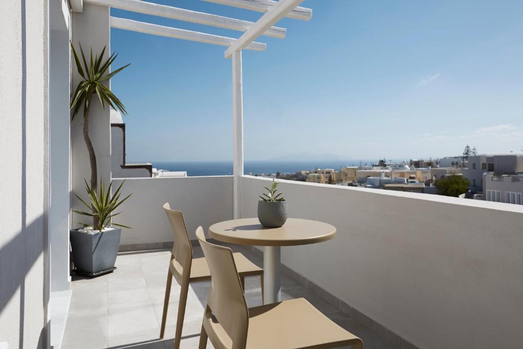 Balkón nebo terasa v ubytování Pnoi Luxury Suites