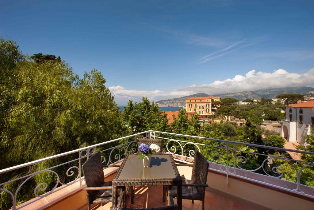 Al Centro Suites - 3