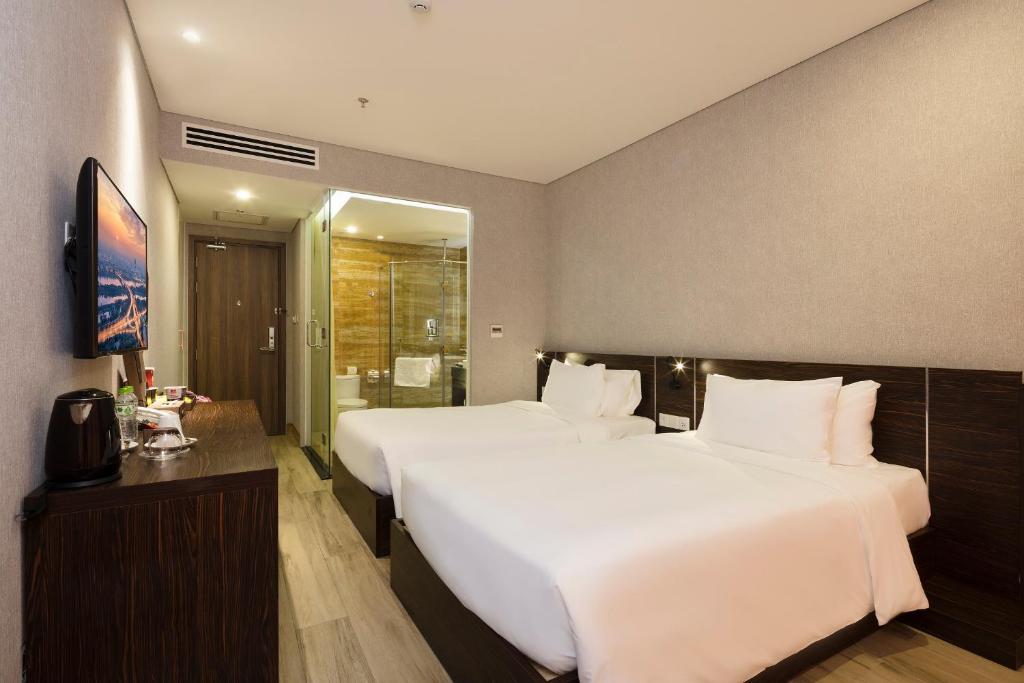Executive Twin Partial SeaView With Balcony