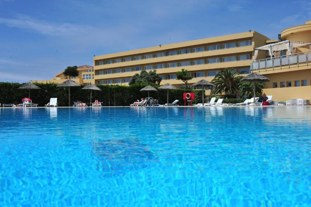 Bazén v ubytování Axis Ofir Beach Resort Hotel nebo v jeho okolí