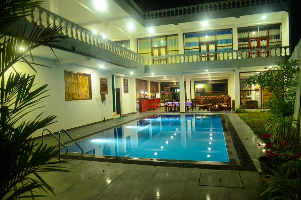 Swimming pool sa o malapit sa Hotel Nadee