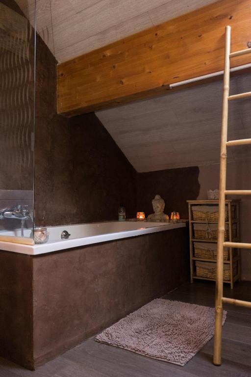 Foto sihtkohas Leignon asuva majutusasutuse Gîte de Corbion une envie d'Ailleurs 6personnes et le Pt Bonheur 2 personnes galeriist