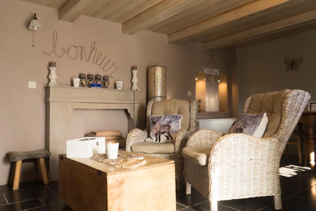 Istumisnurk majutusasutuses Gîte de Corbion une envie d'Ailleurs 6personnes et le Pt Bonheur 2 personnes