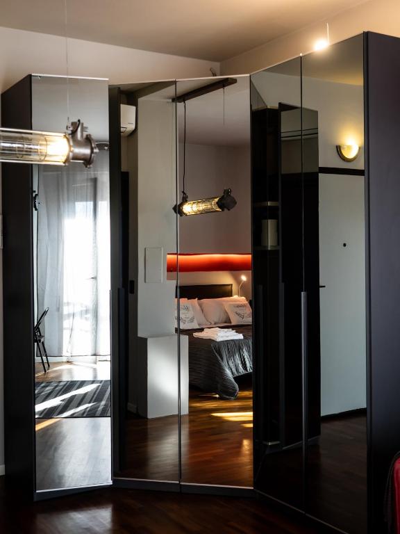 Posteľ alebo postele v izbe v ubytovaní Carlotta Station Suite