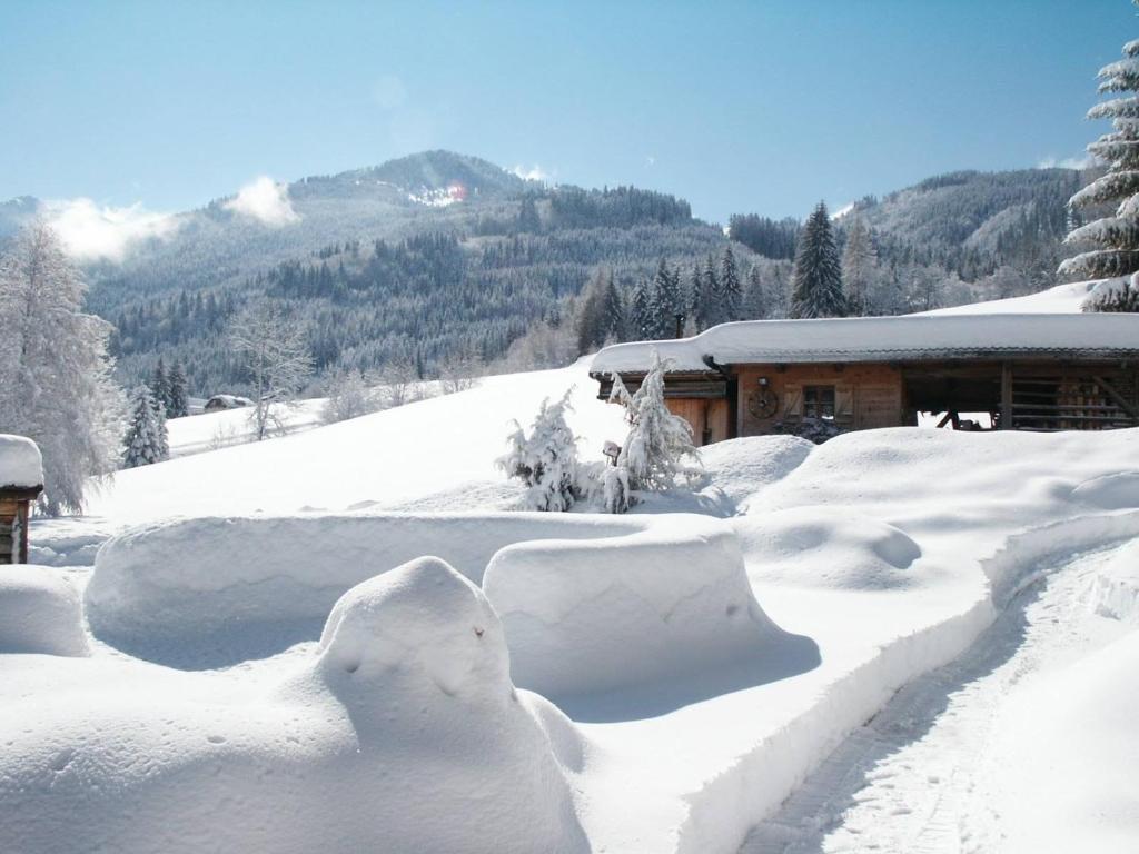 Chalets Zöhrer - Wohnen am Wasser v zime