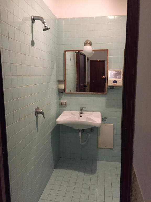 Koupelna v ubytování Hotel Vittorio Veneto Napoli