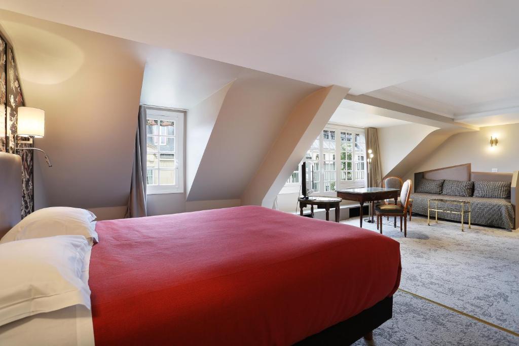 Hotel Concortel Paris - Suite With Balcony