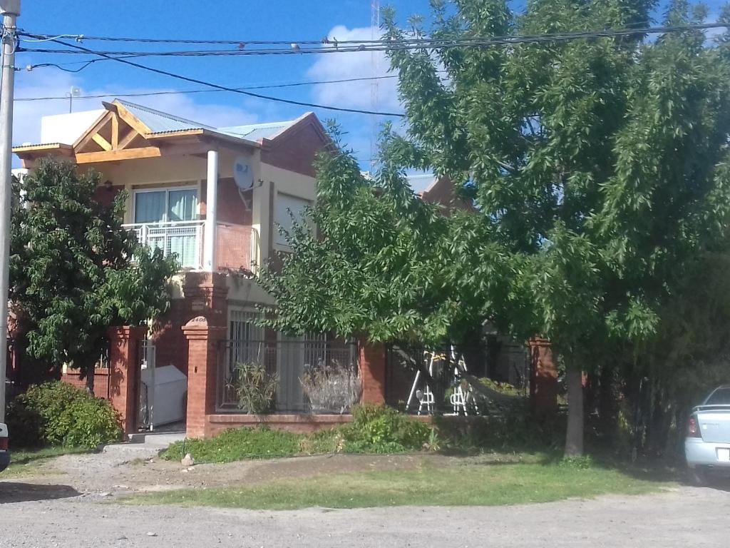 Edificio en el que se encuentra el hostal o pensión
