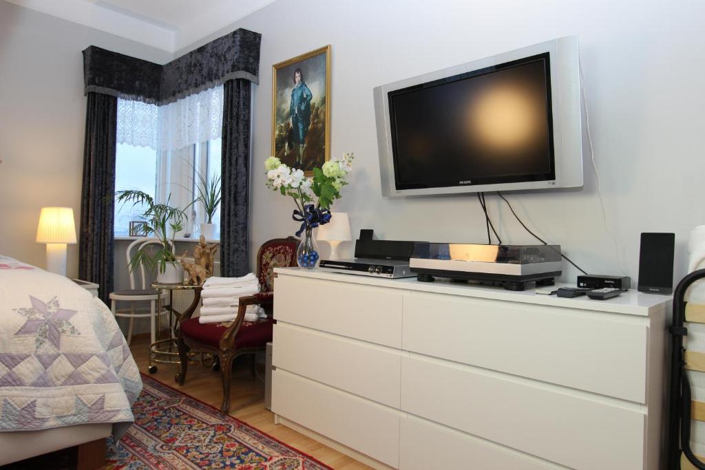 TV a/nebo společenská místnost v ubytování The Viking Country Club