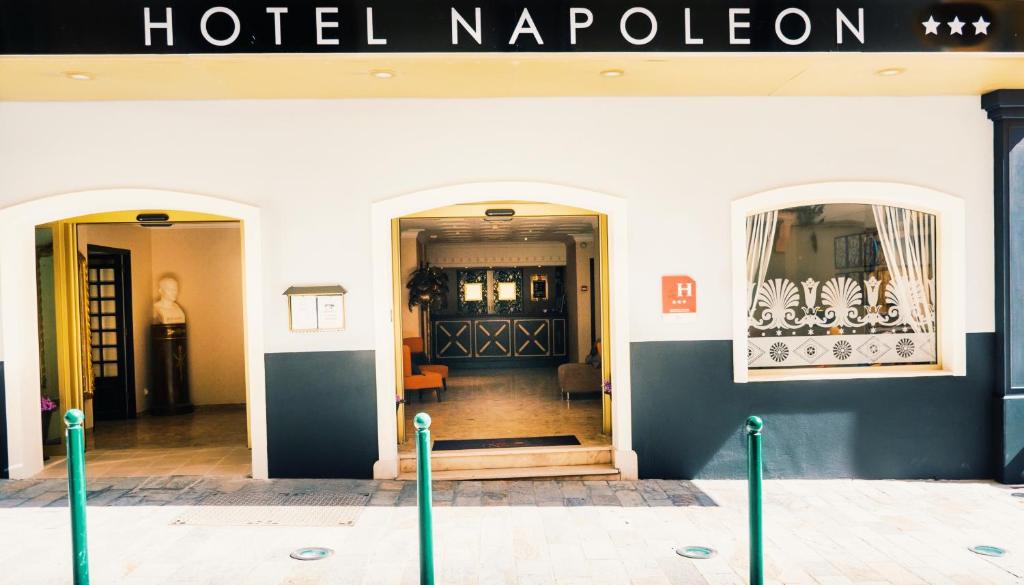a hotel kappleton entrance to a building at Napoleon in Ajaccio