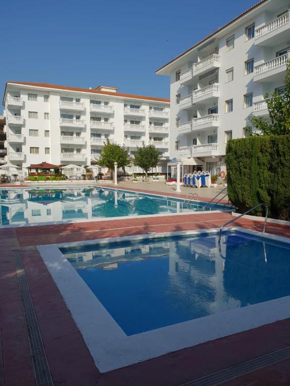 Bazén v ubytování Europa Family Apartments nebo v jeho okolí