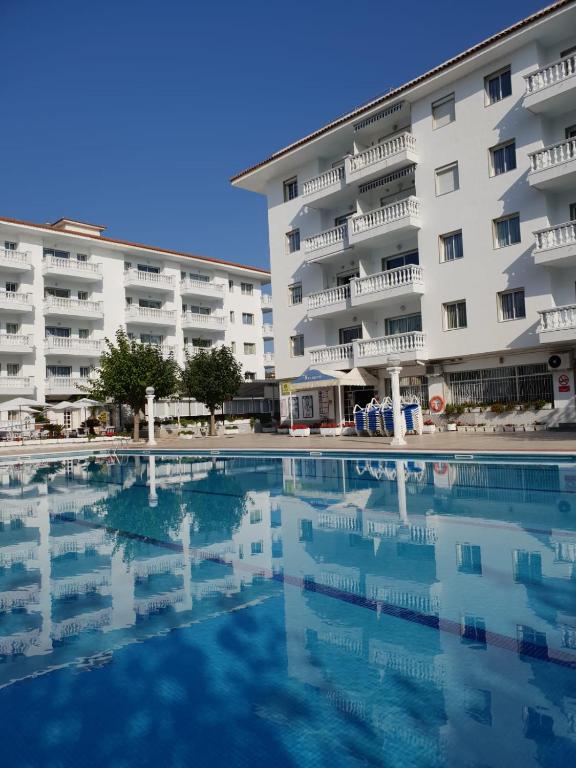 Bazén v ubytování Europa Family Apartments nebo v jeho okolí