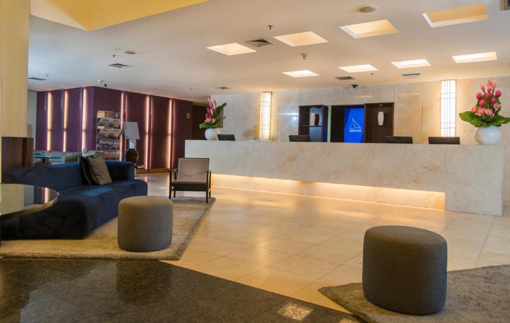
The lobby or reception area at Hotel Luzeiros Fortaleza
