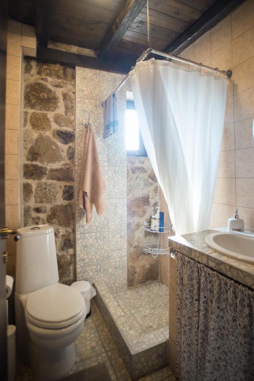 Koupelna v ubytování Stone Villas
