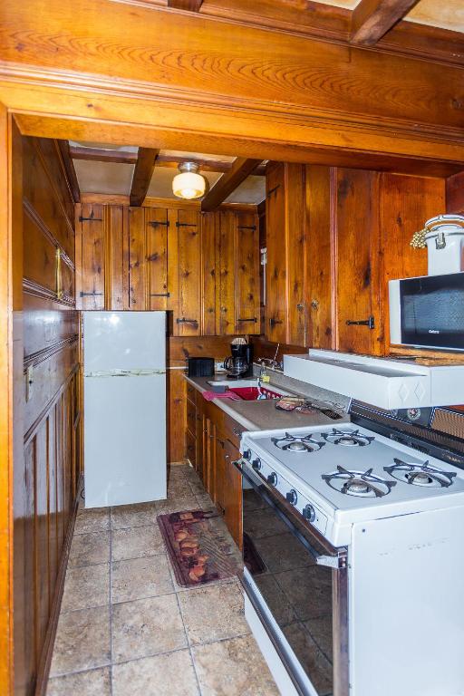 Kuchyň nebo kuchyňský kout v ubytování Apple Creek Cottages