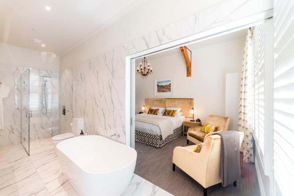 The Marlborough - Resim 2