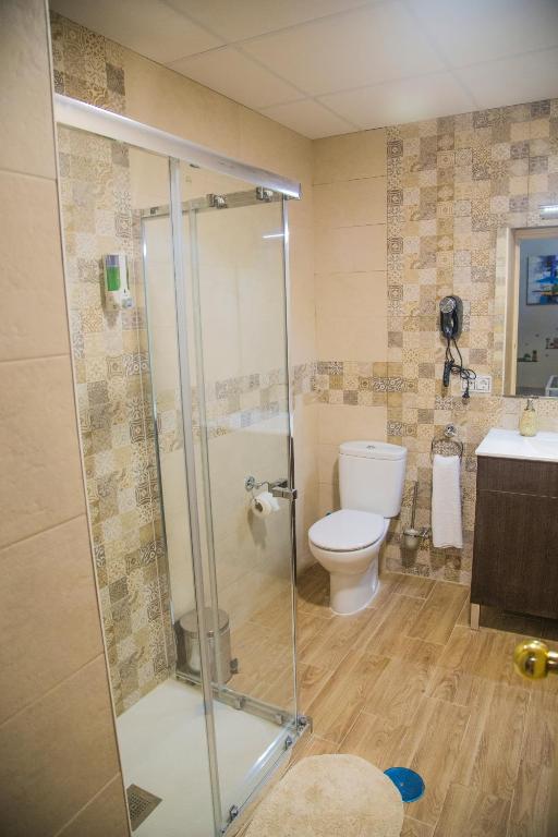 Un baño de Pension Internacional