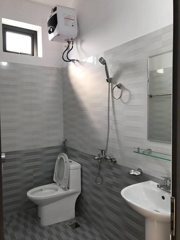 Nhà nghỉ Mạnh Bình - Standard Double Room With Two Double Beds